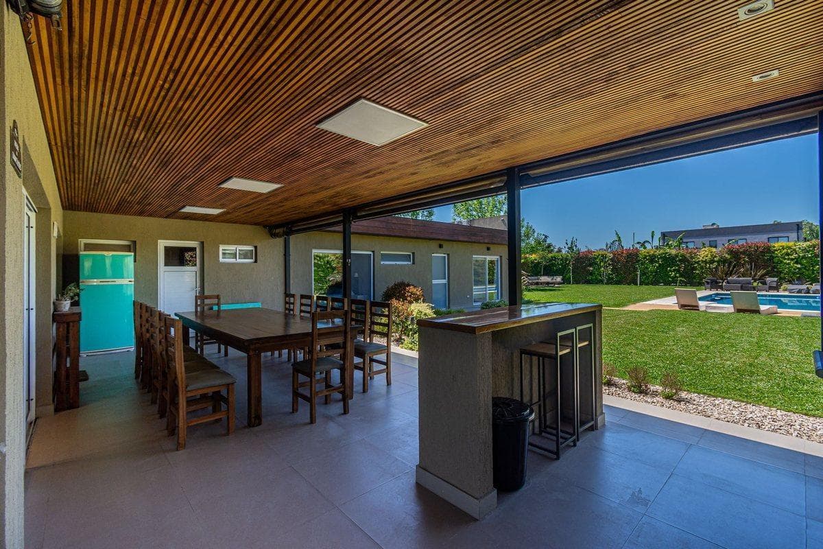 Casa 4 Amb en Alquiler en Barrio Santa Rita